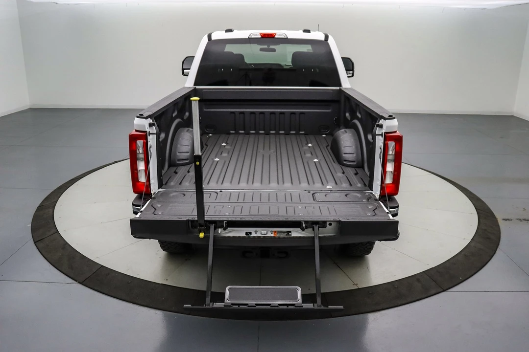 2025 Ford Super Duty 5th Gen - Image 8 of 21
