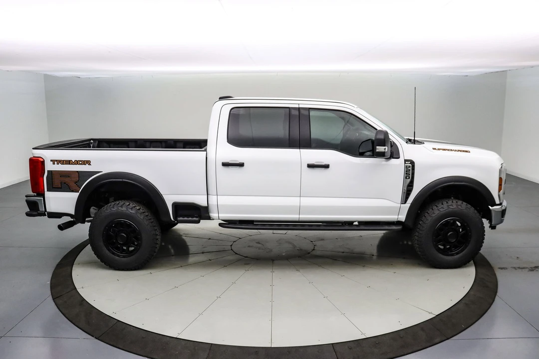 2025 Ford Super Duty 5th Gen - Image 5 of 21