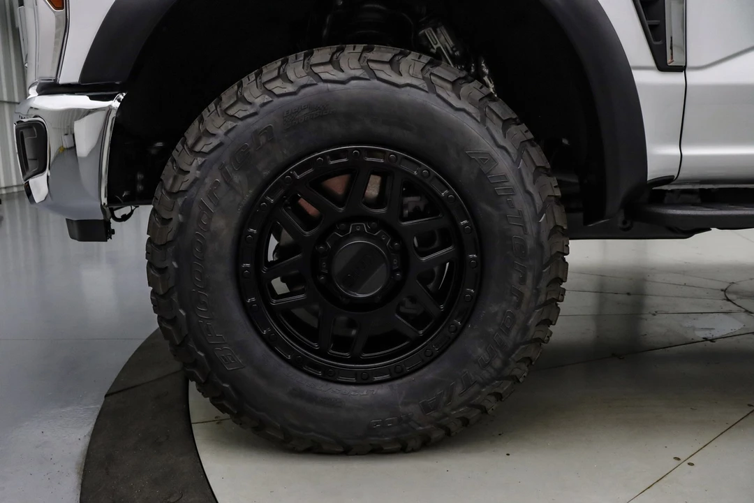 2025 Ford Super Duty 5th Gen - Image 13 of 21