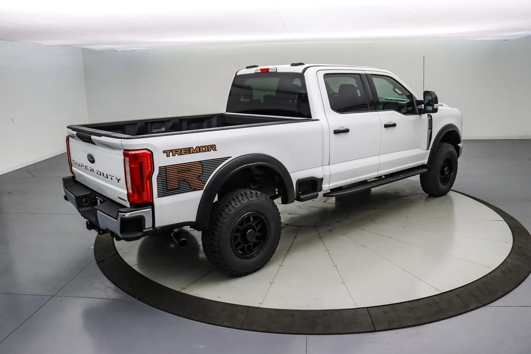 2025 Ford Super Duty 5th Gen - Image 6 of 21