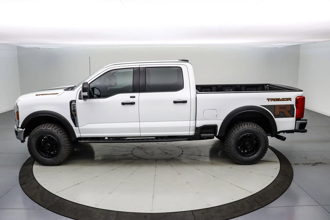 2025 Ford Super Duty 5th Gen - Image 10 of 21