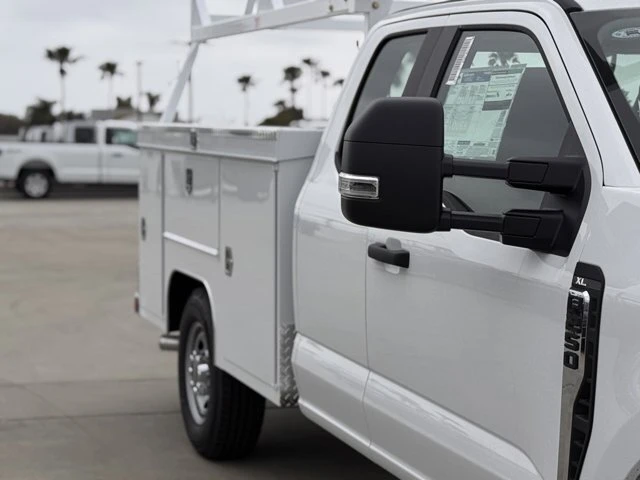 2025 Ford Super Duty 5th Gen - Image 5 of 12
