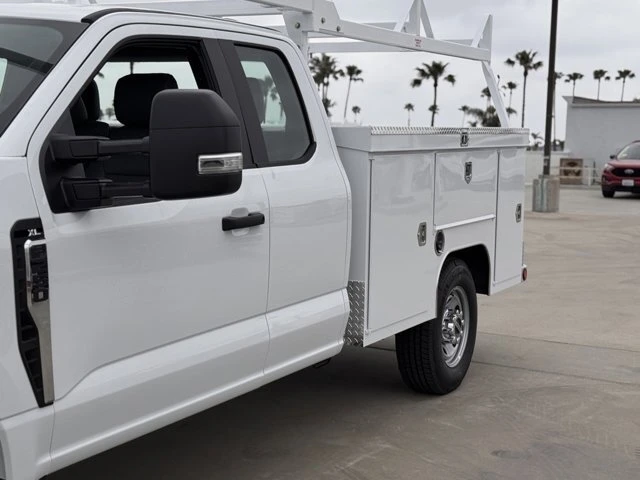 2025 Ford Super Duty 5th Gen - Image 9 of 12
