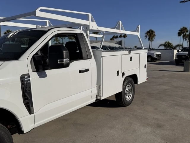 2025 Ford Super Duty 5th Gen - Image 9 of 12