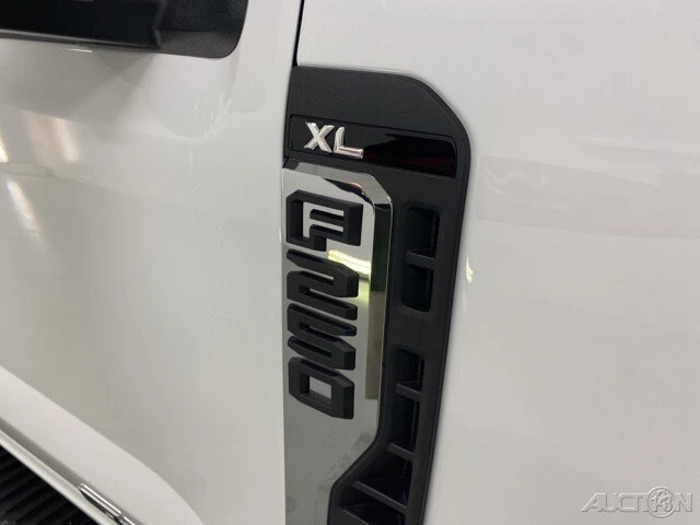 2025 Ford Super Duty 5th Gen - Image 5 of 12