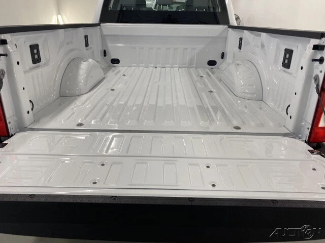 2025 Ford Super Duty 5th Gen - Image 9 of 12