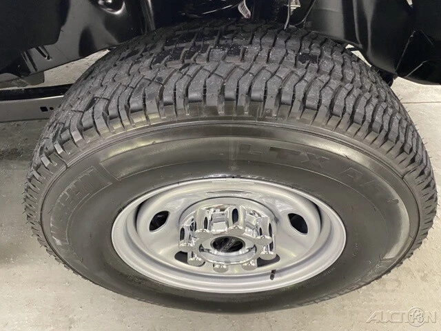 2025 Ford Super Duty 5th Gen - Image 4 of 12