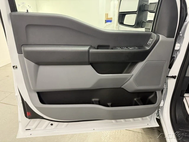 2025 Ford Super Duty 5th Gen - Image 11 of 12