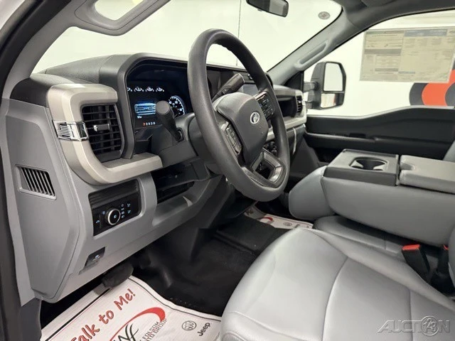 2025 Ford Super Duty 5th Gen - Image 10 of 12