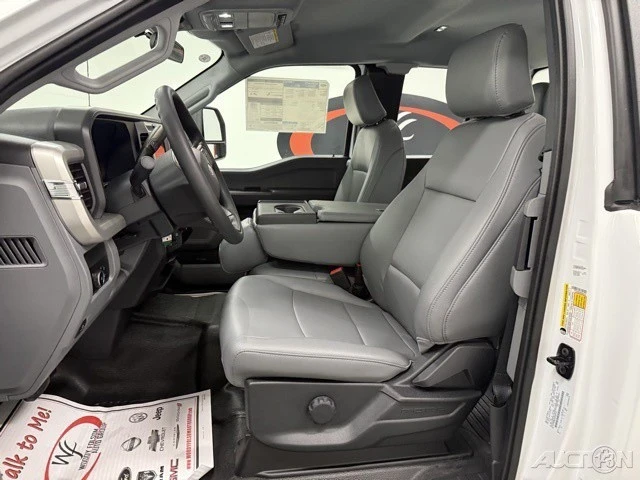 2025 Ford Super Duty 5th Gen - Image 9 of 12