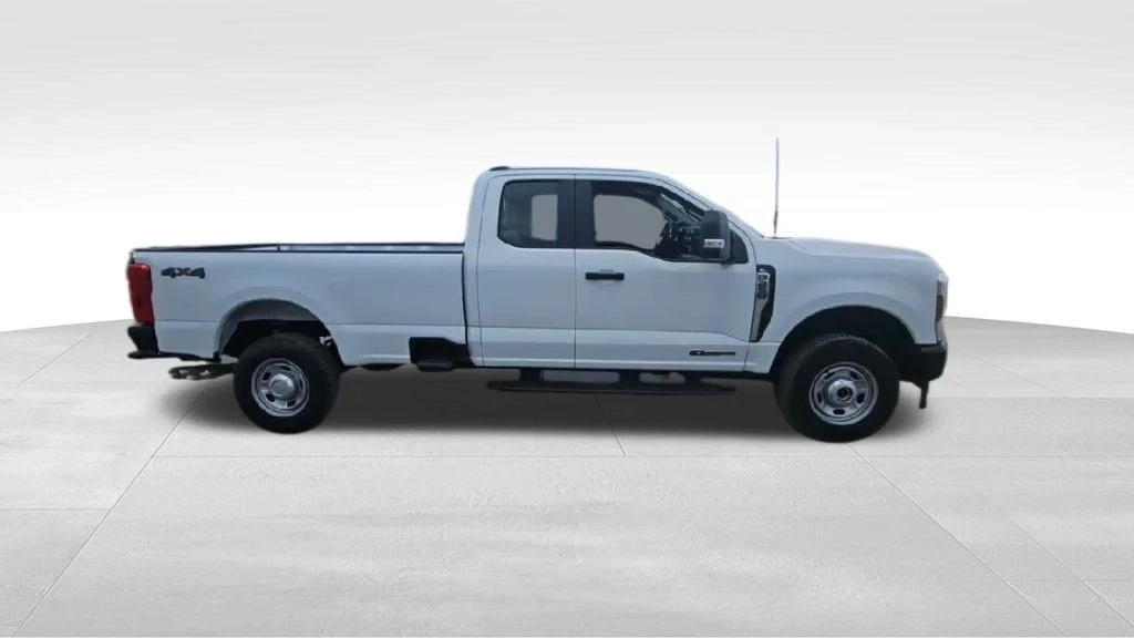 2025 Ford Super Duty 5th Gen - Image 9 of 21