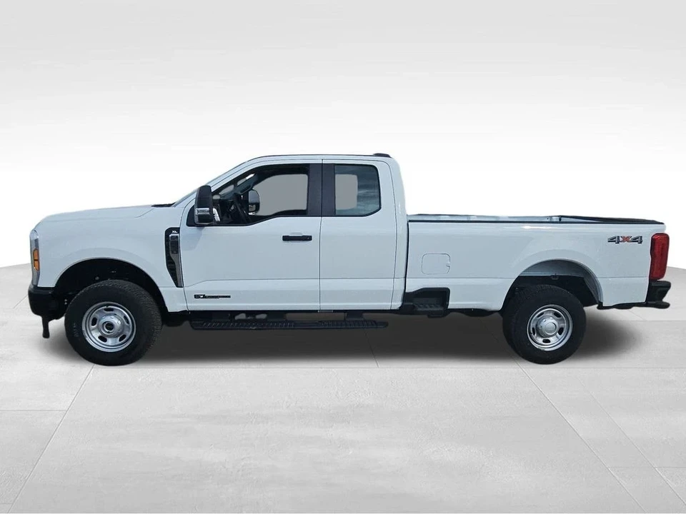 2025 Ford Super Duty 5th Gen - Image 16 of 21