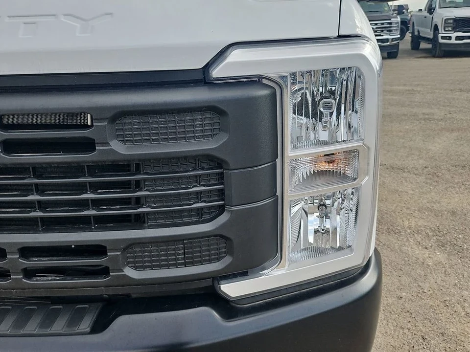 2025 Ford Super Duty 5th Gen - Image 18 of 21