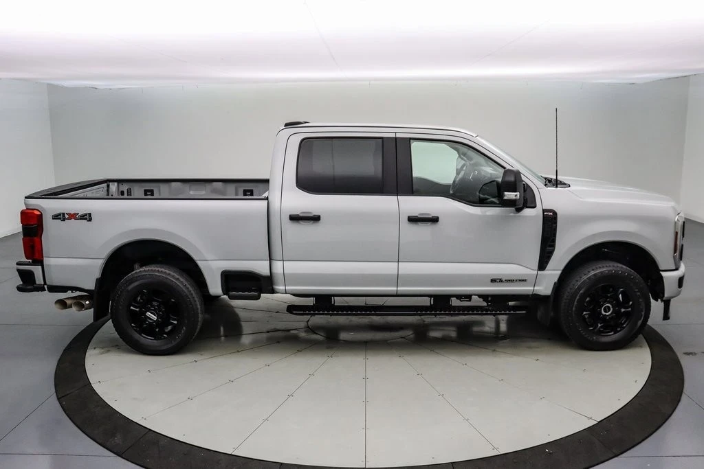 2025 Ford Super Duty 5th Gen - Image 4 of 21