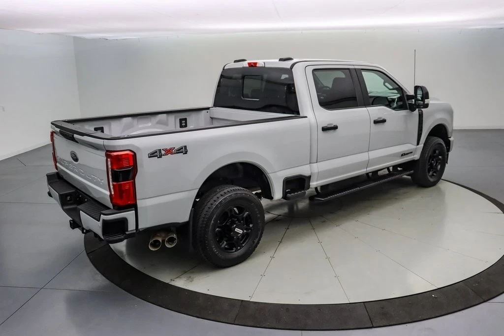 2025 Ford Super Duty 5th Gen - Image 5 of 21