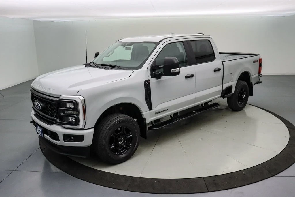 2025 Ford Super Duty 5th Gen - Image 11 of 21