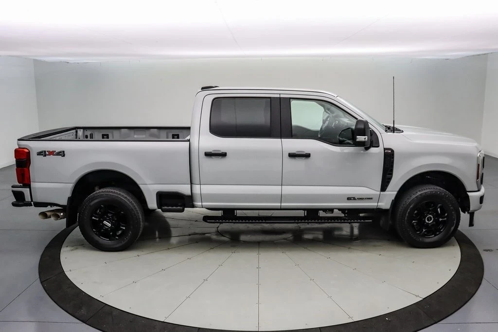 2025 Ford Super Duty 5th Gen - Image 4 of 21