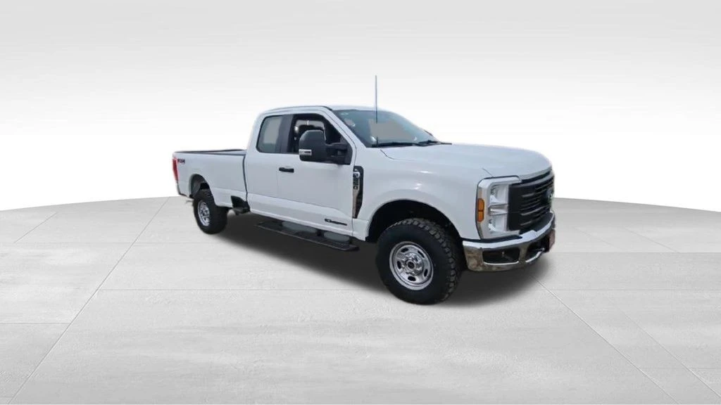 2025 Ford Super Duty 5th Gen - Image 2 of 21