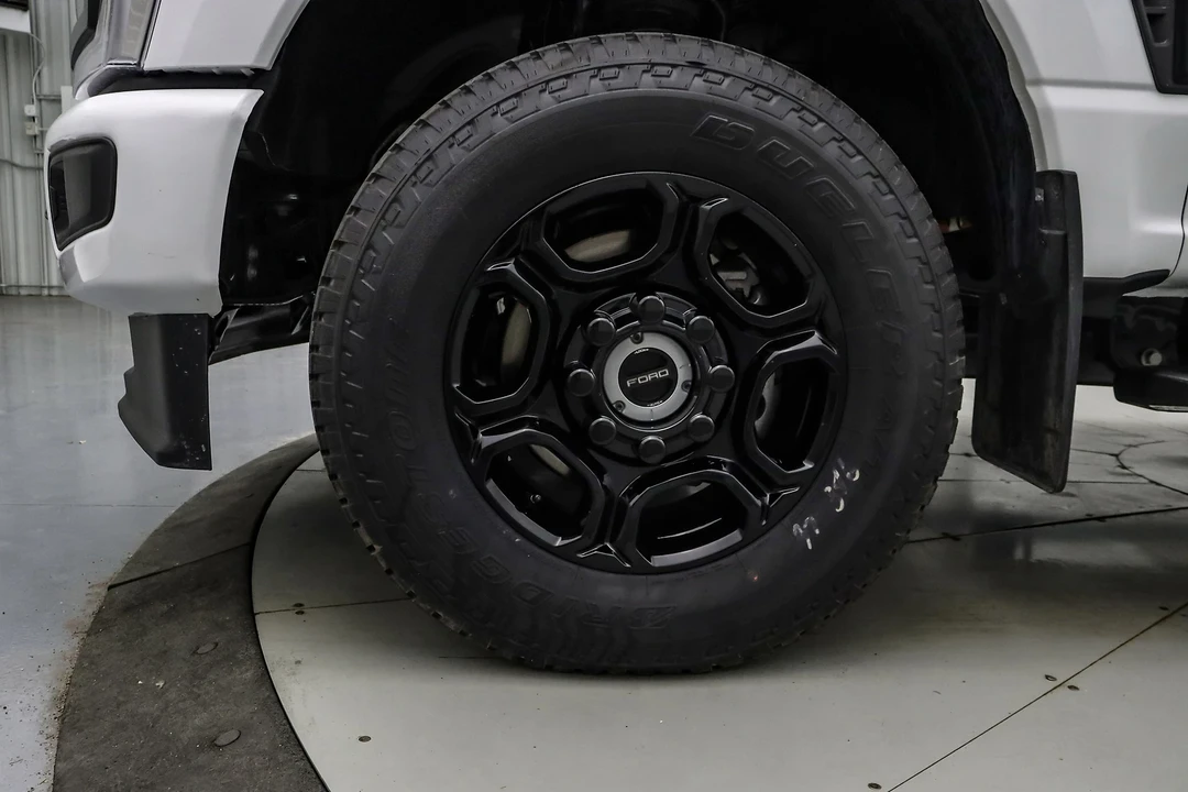 2025 Ford Super Duty 5th Gen - Image 12 of 21