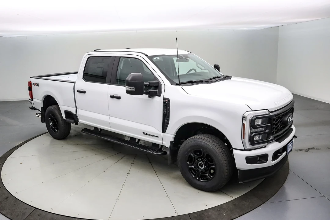 2025 Ford Super Duty 5th Gen - Image 2 of 21