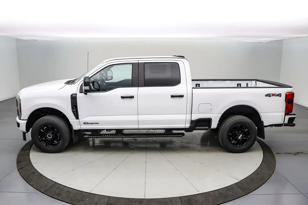 2025 Ford Super Duty 5th Gen - Image 9 of 21
