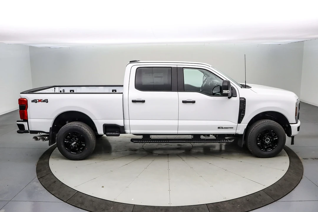 2025 Ford Super Duty 5th Gen - Image 4 of 21