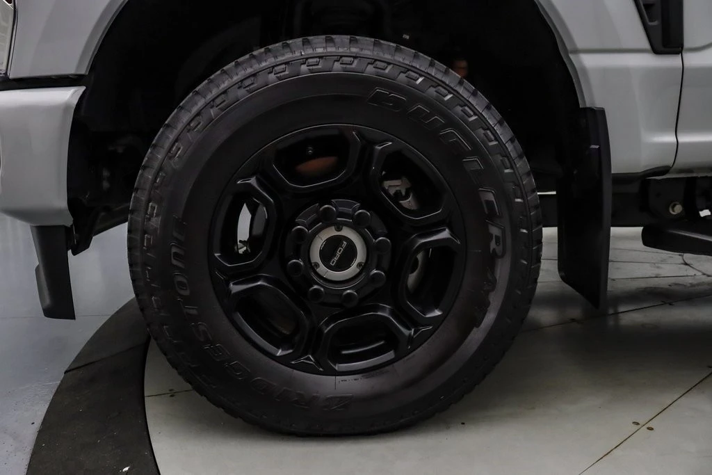 2025 Ford Super Duty 5th Gen - Image 13 of 21