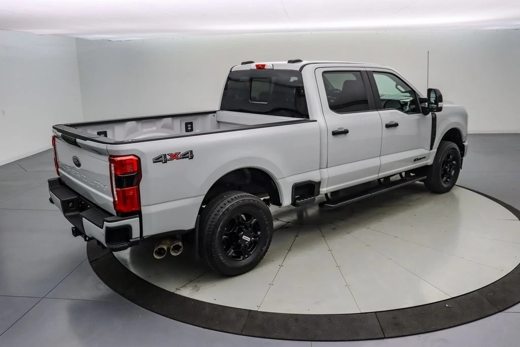 2025 Ford Super Duty 5th Gen - Image 5 of 21