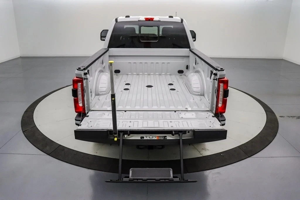 2025 Ford Super Duty 5th Gen - Image 7 of 21