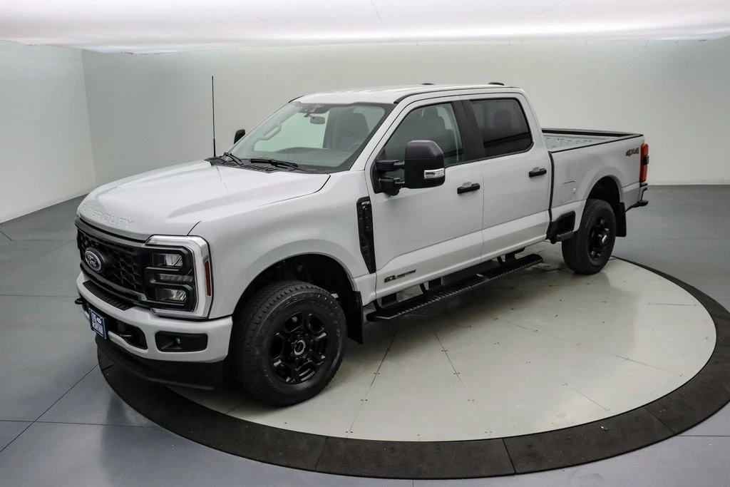 2025 Ford Super Duty 5th Gen - Image 11 of 21
