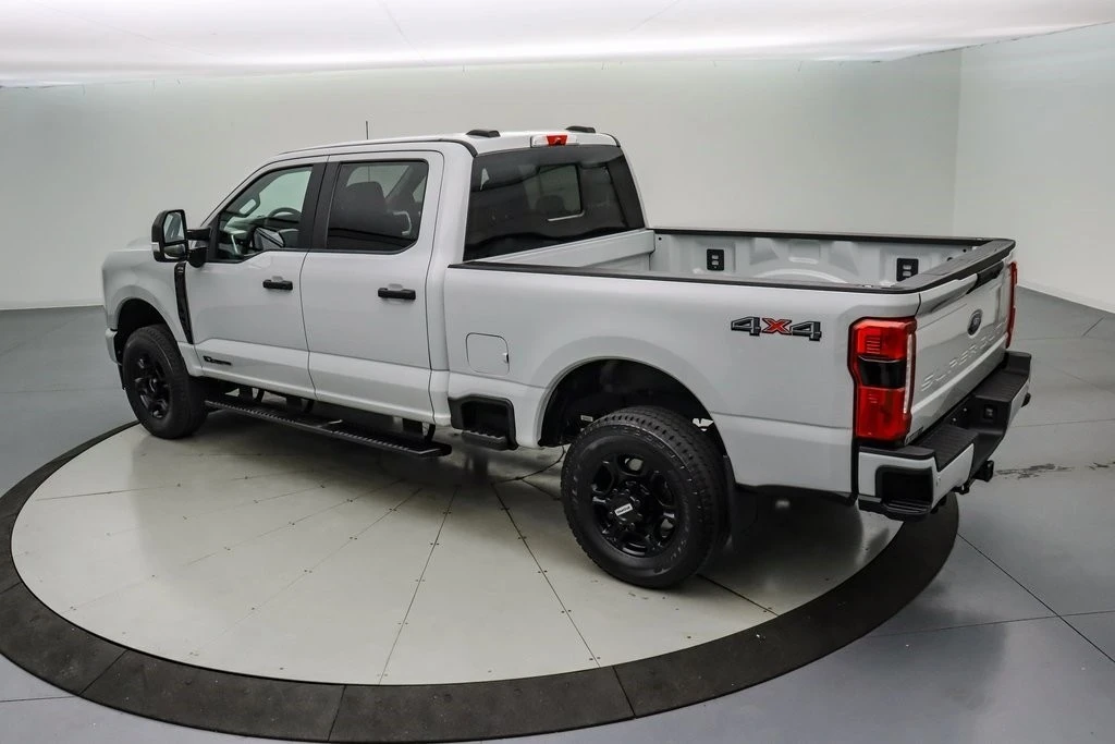 2025 Ford Super Duty 5th Gen - Image 9 of 21