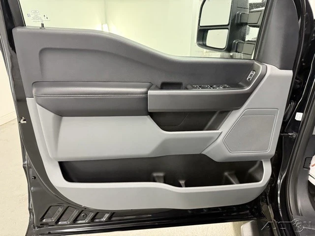 2025 Ford Super Duty 5th Gen - Image 11 of 18