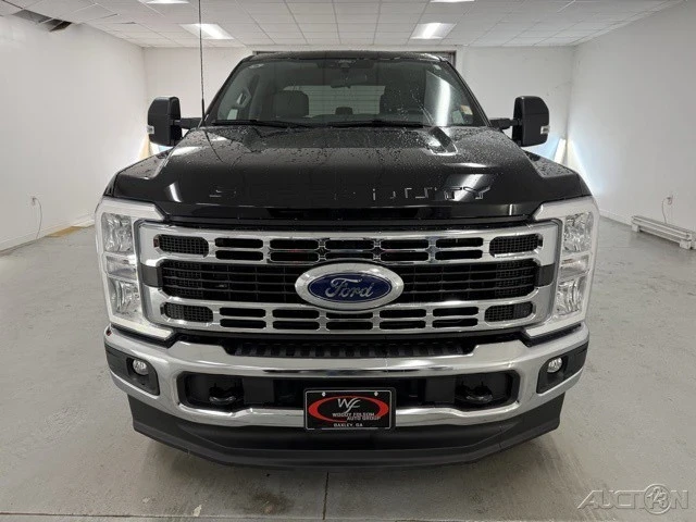 2025 Ford Super Duty 5th Gen - Image 2 of 18