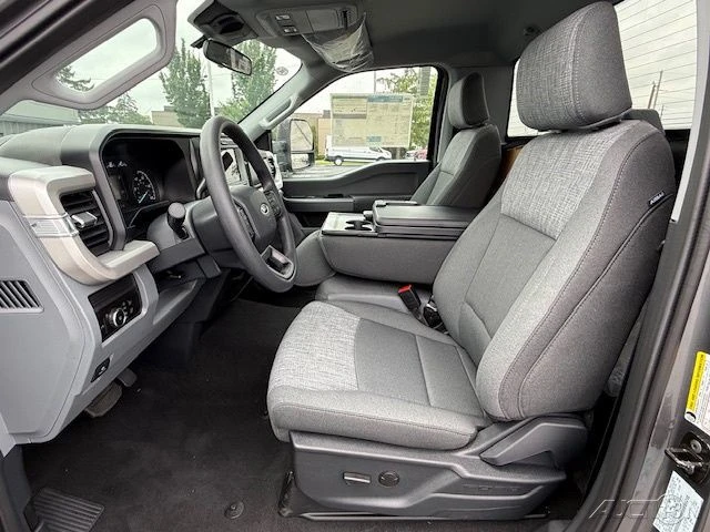 2025 Ford Super Duty 5th Gen - Image 14 of 21