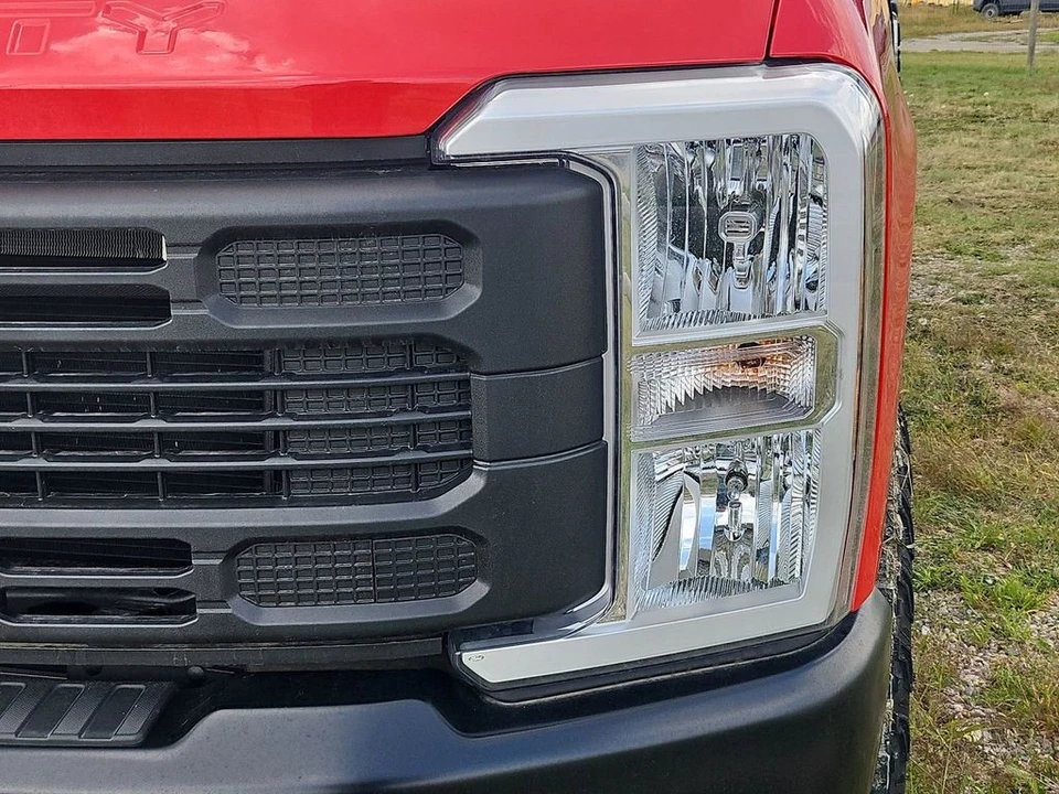 2025 Ford Super Duty 5th Gen - Image 18 of 21