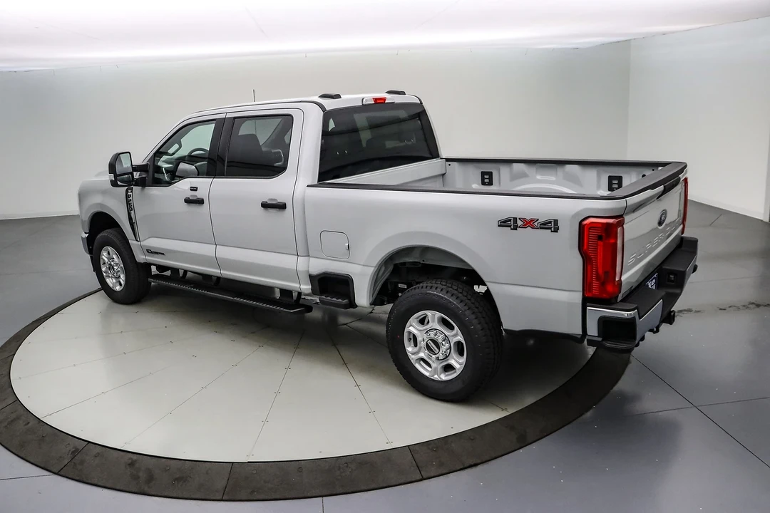 2025 Ford Super Duty 5th Gen - Image 8 of 21
