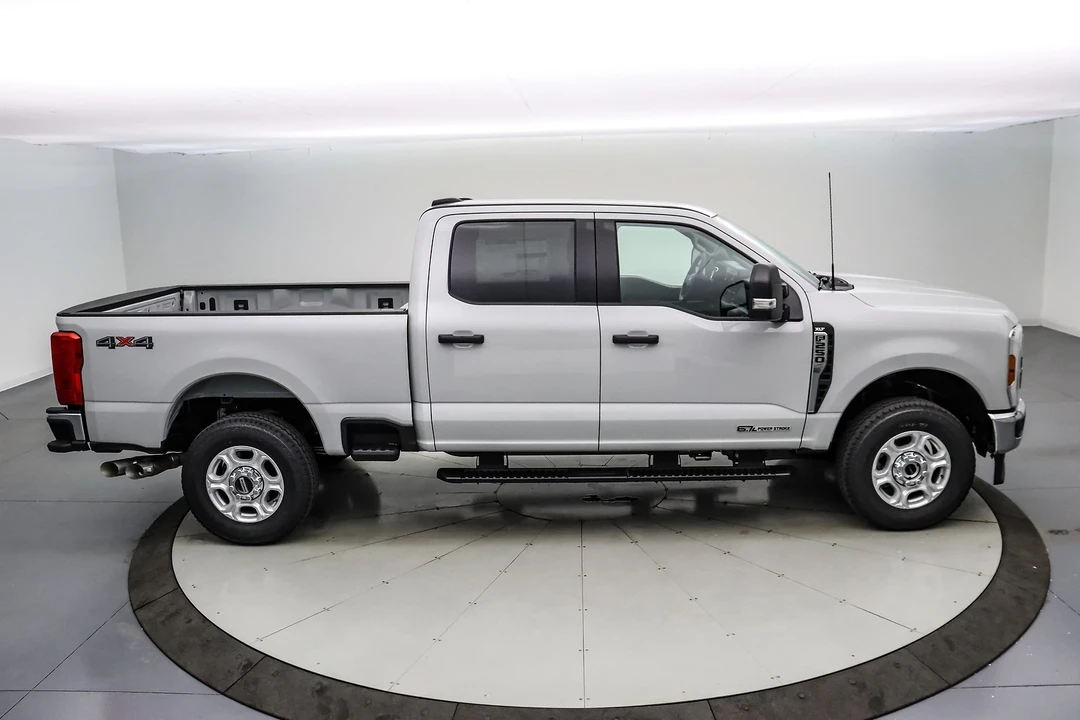 2025 Ford Super Duty 5th Gen - Image 4 of 21