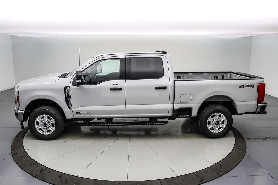 2025 Ford Super Duty 5th Gen - Image 9 of 21