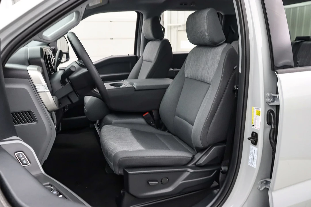 2025 Ford Super Duty 5th Gen - Image 14 of 21