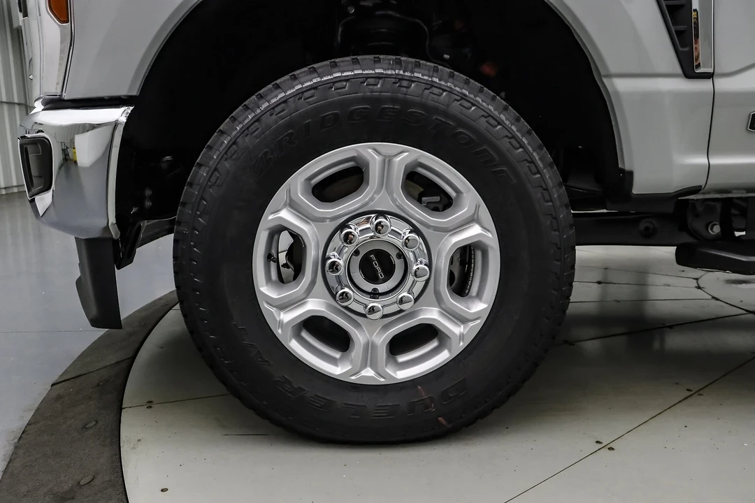 2025 Ford Super Duty 5th Gen - Image 12 of 21