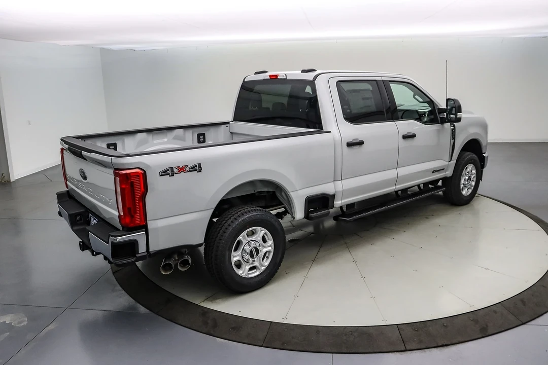 2025 Ford Super Duty 5th Gen - Image 5 of 21