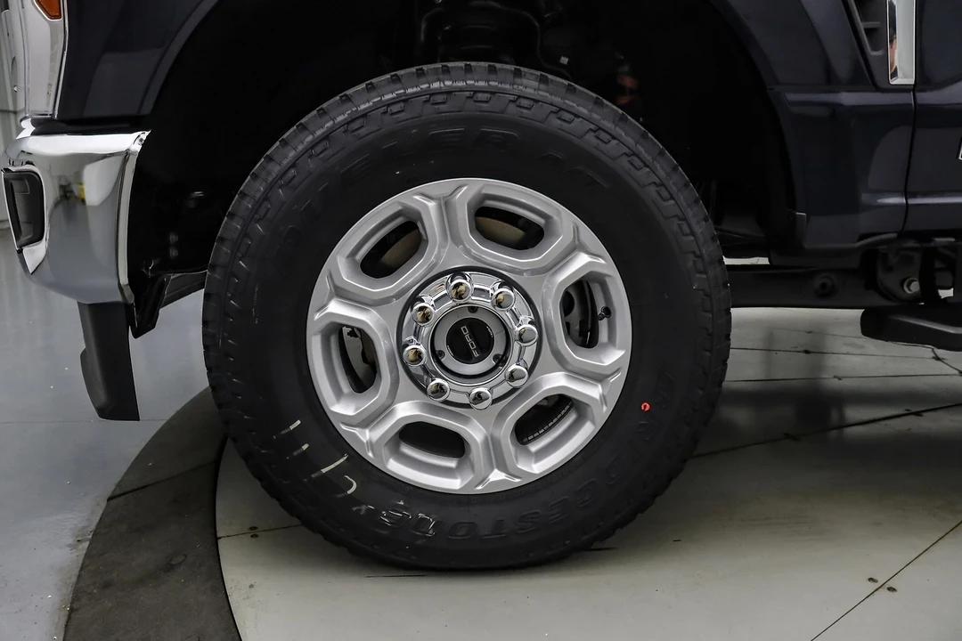 2025 Ford Super Duty 5th Gen - Image 12 of 21