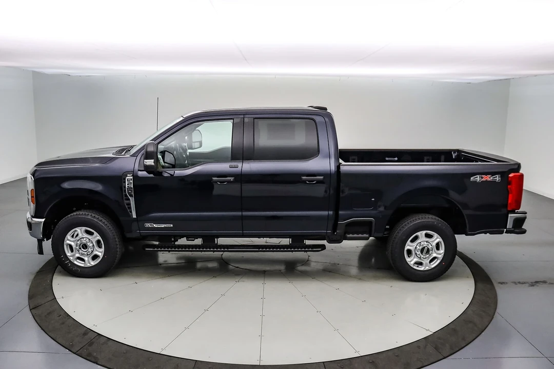 2025 Ford Super Duty 5th Gen - Image 9 of 21