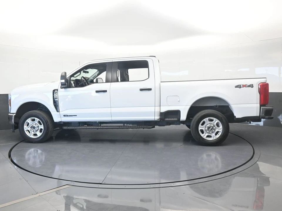 2025 Ford Super Duty 5th Gen - Image 3 of 12