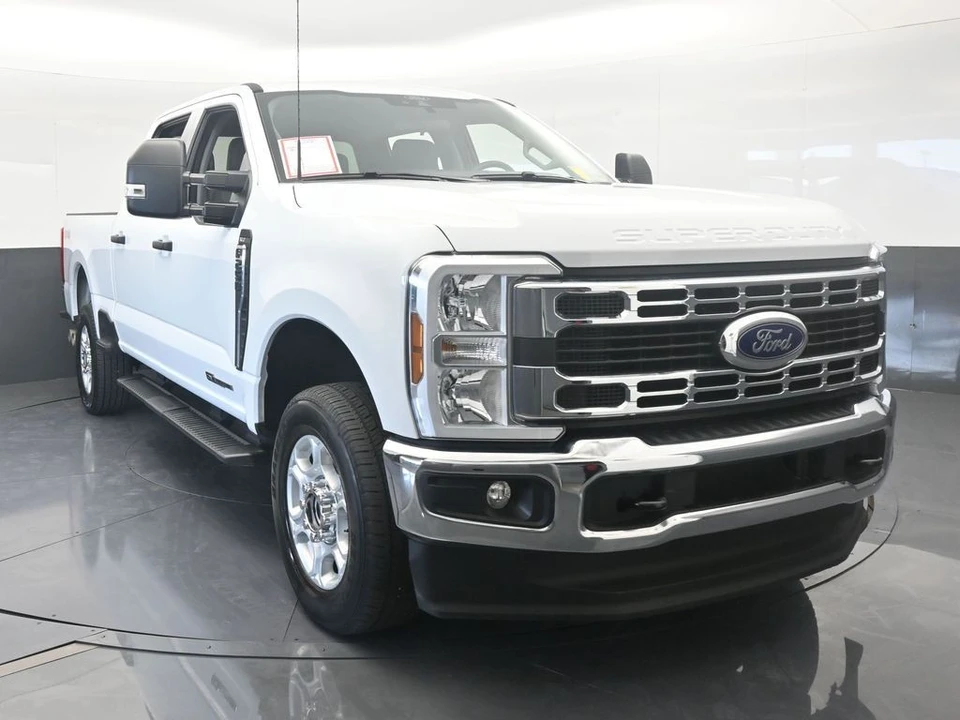 2025 Ford Super Duty 5th Gen - Image 9 of 12