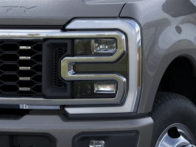 2025 Ford Super Duty 5th Gen - Image 18 of 21
