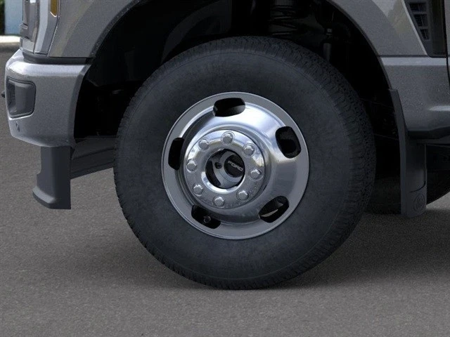 2025 Ford Super Duty 5th Gen - Image 19 of 21