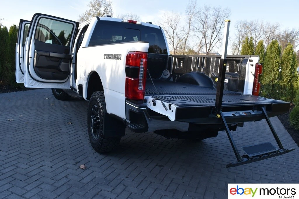2025 Ford Super Duty 5th Gen - Image 19 of 21