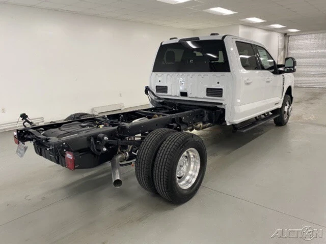 2025 Ford Super Duty 5th Gen - Image 6 of 12