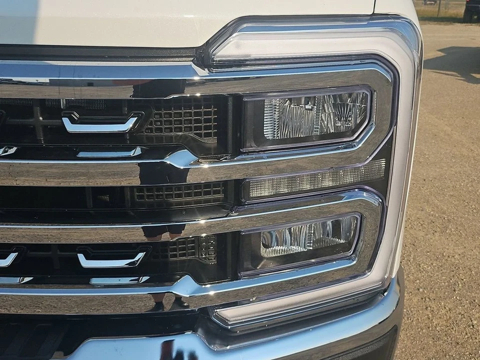 2025 Ford Super Duty 5th Gen - Image 18 of 21